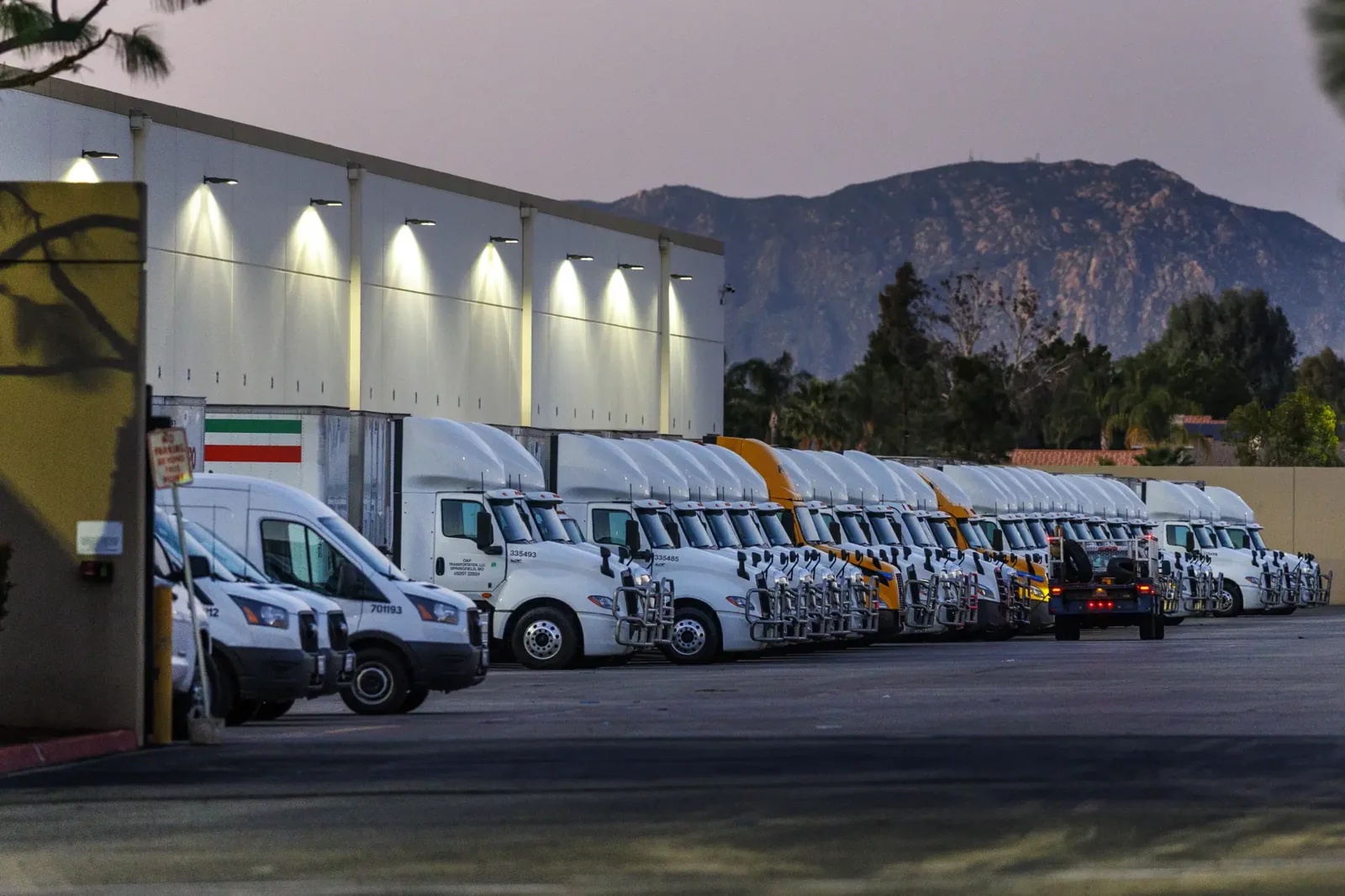 Commercial Roofing for Logistics and 3PL Facilities in Kent, WA